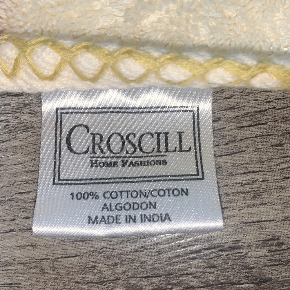 100% Cotton Cream & Floral Bath Towel